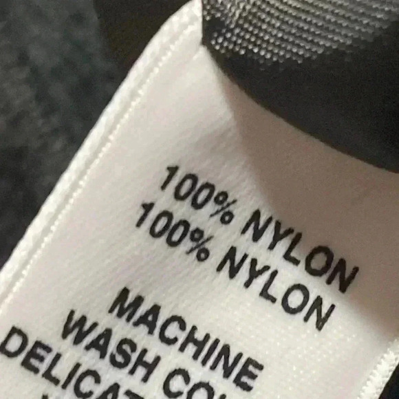 Saks Fifth Avenue womans cropped black quilted puffy coat jacket Medium - Picture 13 of 14